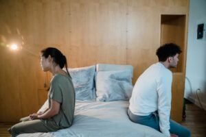Long Distance Couples Therapy: Guide to Making It Work